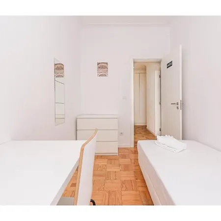 Houze Large 4 Bedroom Near Zoo *